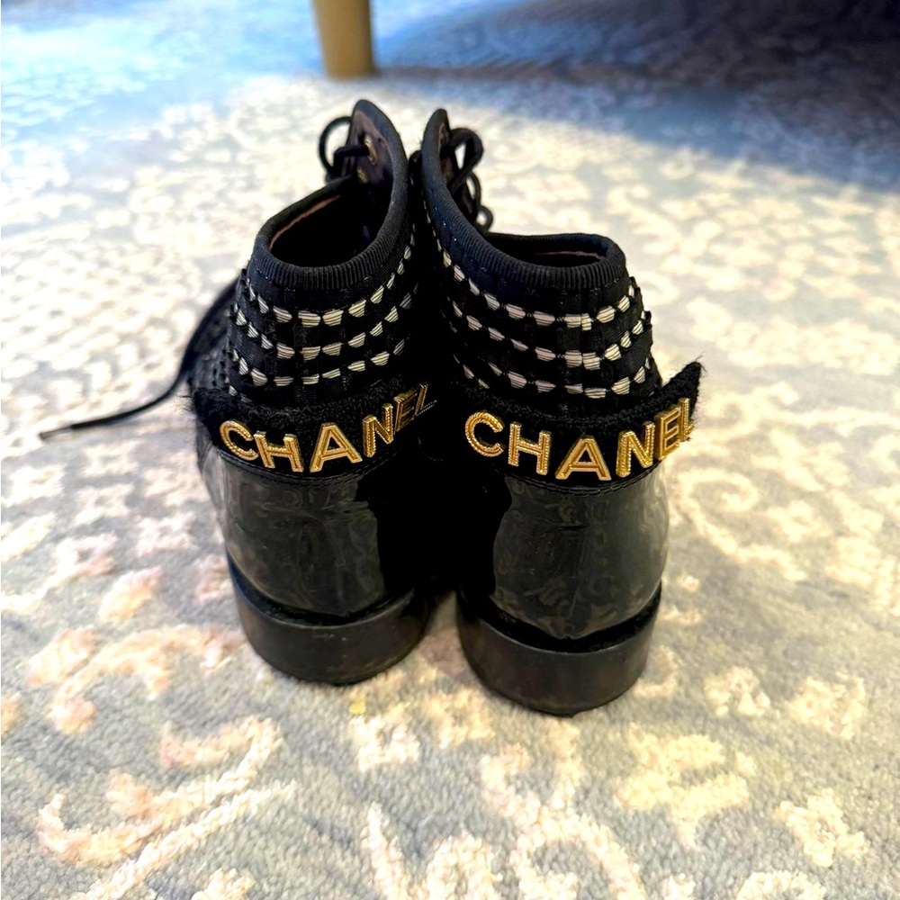 Authentic CHANEL booties - Picture 2 of 3